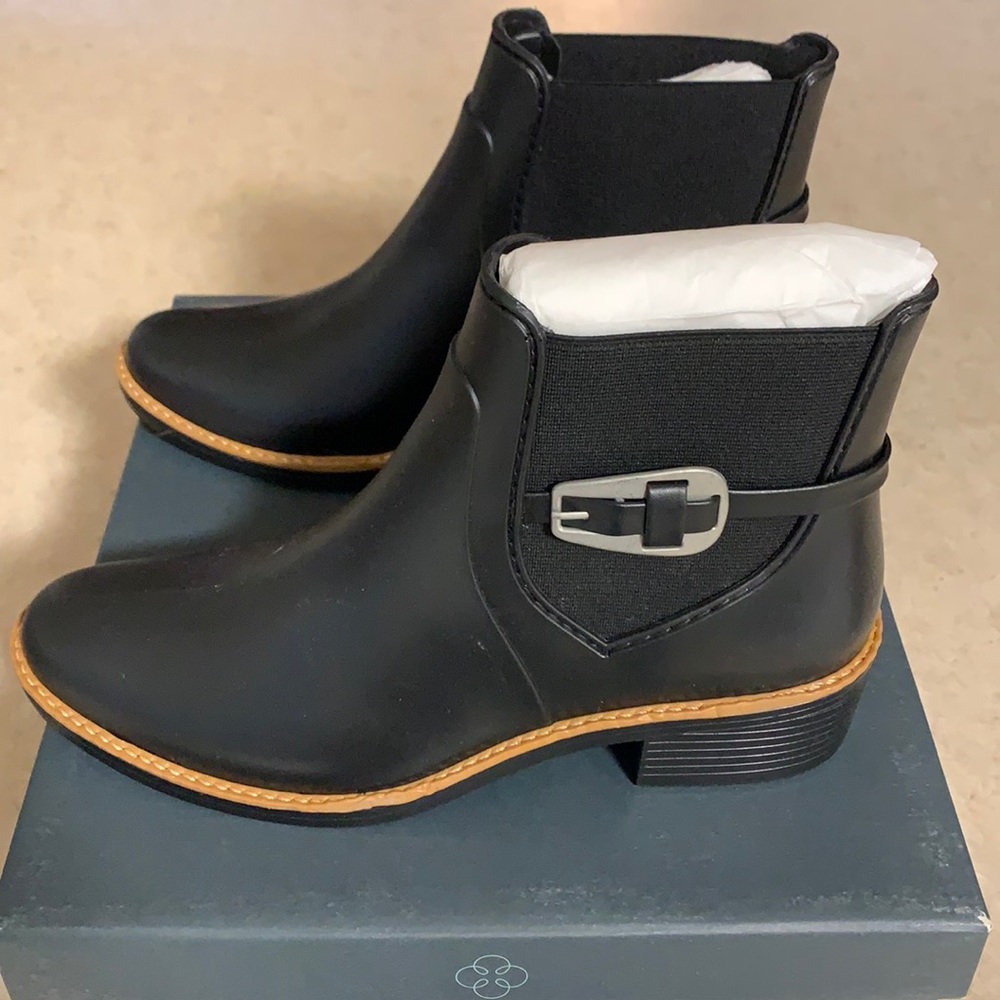 Bernardo luxury black rain boots, SZ 7